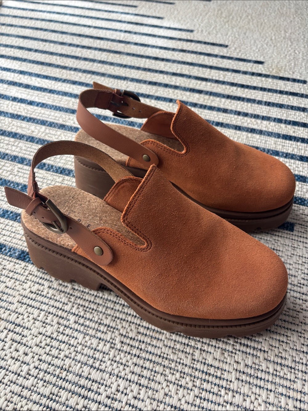 Reef Vista Luxe Solene Suede Clogs in Brown size 9 - Picture 2 of 8